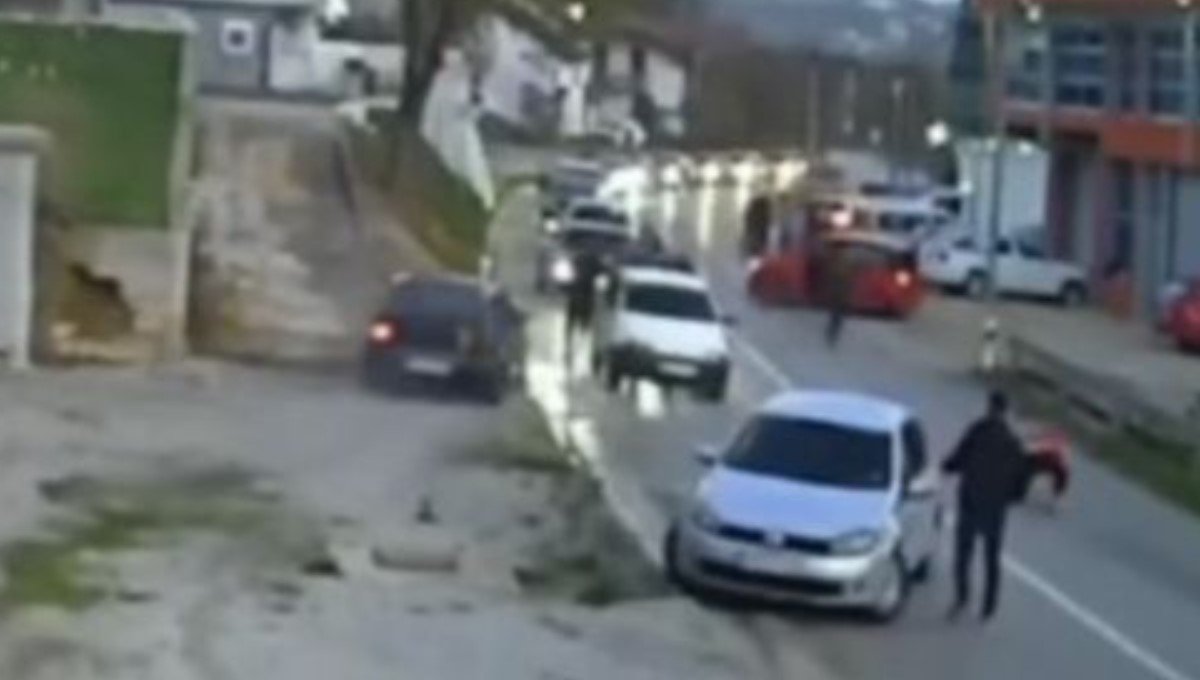 Užas na ulicama: Maloljetnik pokušao pregaziti više osoba, policija potvrdila napad