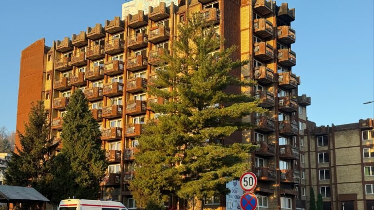 Raste broj žrtava tragedije u Tuzli: 11 mrtvih, 35 povrijeđenih, troje kritično